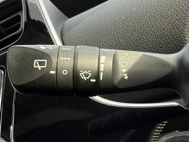 プリウス Ｓ　後期型　禁煙車　純正ナビ　バックカメラ　トヨタセーフティセンスＰ　アダプティブクルーズコントロール　衝突軽減ブレーキシステム　アクセサリーコンセント１００Ｖ　ビルトインＥＴＣ　オートハイビーム（53枚目）