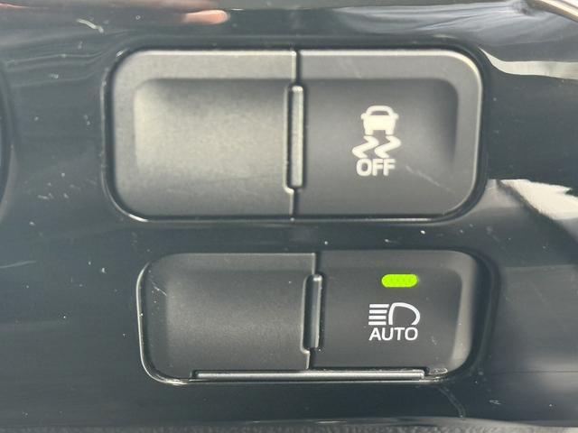 プリウス Ｓ　後期型　禁煙車　純正ナビ　バックカメラ　トヨタセーフティセンスＰ　アダプティブクルーズコントロール　衝突軽減ブレーキシステム　アクセサリーコンセント１００Ｖ　ビルトインＥＴＣ　オートハイビーム（55枚目）