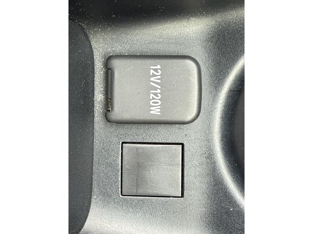 プリウス Ｓ　後期型　禁煙車　純正ナビ　バックカメラ　トヨタセーフティセンスＰ　アダプティブクルーズコントロール　衝突軽減ブレーキシステム　アクセサリーコンセント１００Ｖ　ビルトインＥＴＣ　オートハイビーム（60枚目）