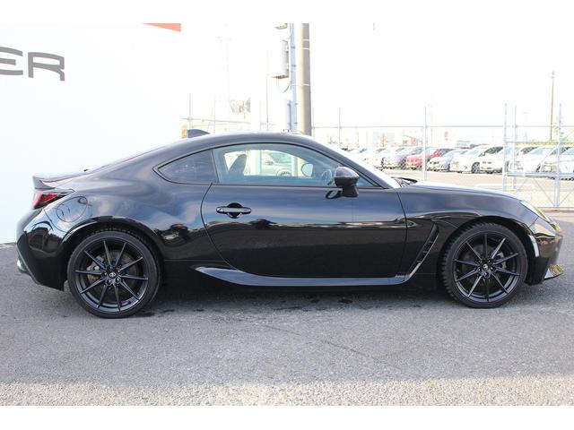 ＧＲ８６ ＲＺ　６ＭＴ　禁煙車　Ｒ５登録　社外９インチナビ　フルセグ　バックカメラ　シートヒーター　ＥＴＣ　ＬＥＤ　フルフラッド　クルーズコントロール　水平対向４気筒Ｄ－４Ｓエンジン　純正１８ＡＷ（9枚目）