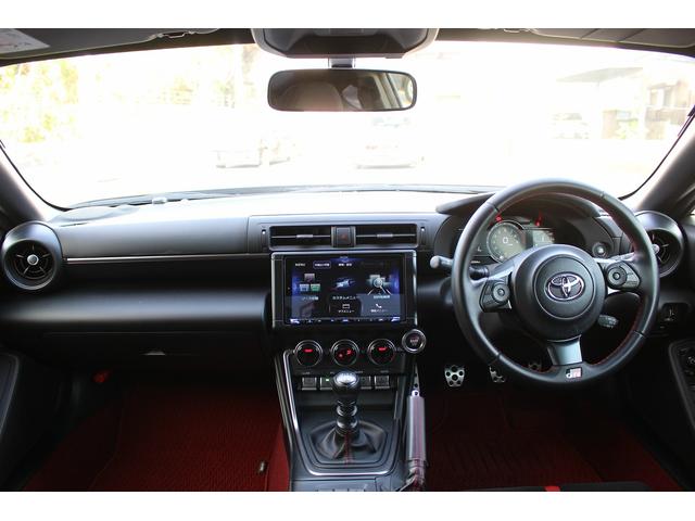 ＧＲ８６ ＲＺ　６ＭＴ　禁煙車　Ｒ５登録　社外９インチナビ　フルセグ　バックカメラ　シートヒーター　ＥＴＣ　ＬＥＤ　フルフラッド　クルーズコントロール　水平対向４気筒Ｄ－４Ｓエンジン　純正１８ＡＷ（17枚目）