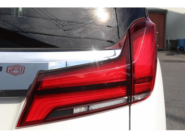 アルファード ２．５Ｓ　後期型　禁煙車　純正９インチナビ　バックモニター　アダプティブクルーズコントロール　トヨタセーフティセンス　衝突軽減ブレーキシステム　ビルトインＥＴＣ　両側電動スライドドア　オートマチックハイビーム（13枚目）
