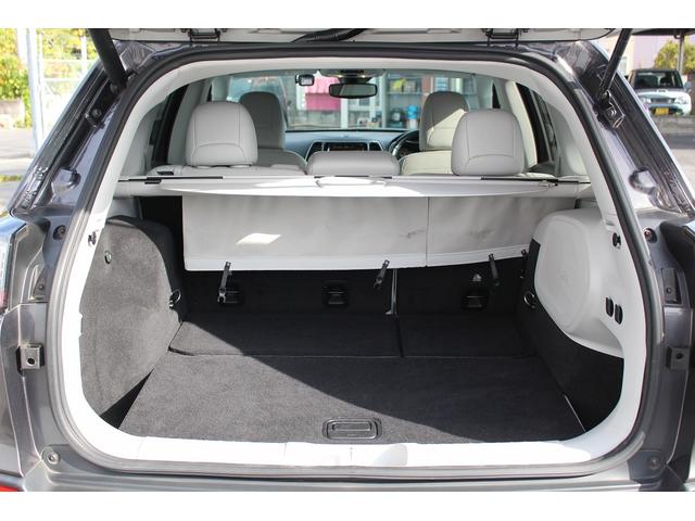 ジープ・チェロキー リミテッド　禁煙車　グレー革シート　純正８．４インチナビ　フルセグ　バックカメラ　アダクティブクルーズコントロール　パドルシフト　ＥＴＣ　電動リアゲート　レーンアシスト　自動駐車システム　パークアシスト（19枚目）