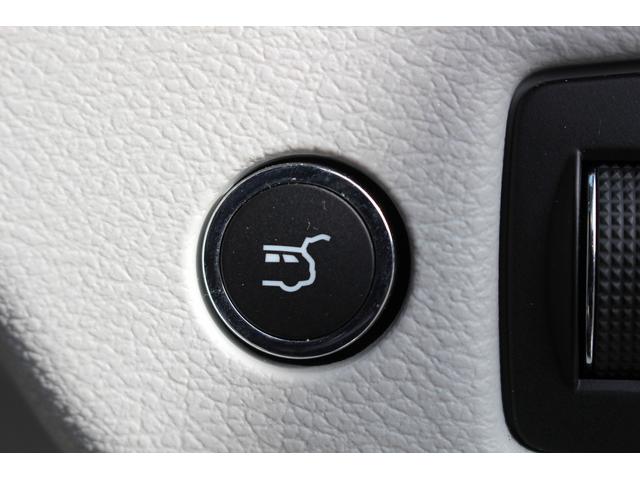 ジープ・チェロキー リミテッド　禁煙車　グレー革シート　純正８．４インチナビ　フルセグ　バックカメラ　アダクティブクルーズコントロール　パドルシフト　ＥＴＣ　電動リアゲート　レーンアシスト　自動駐車システム　パークアシスト（61枚目）