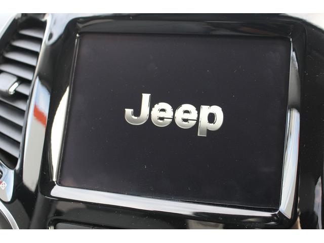 ジープ・チェロキー リミテッド　禁煙車　グレー革シート　純正８．４インチナビ　フルセグ　バックカメラ　アダクティブクルーズコントロール　パドルシフト　ＥＴＣ　電動リアゲート　レーンアシスト　自動駐車システム　パークアシスト（66枚目）