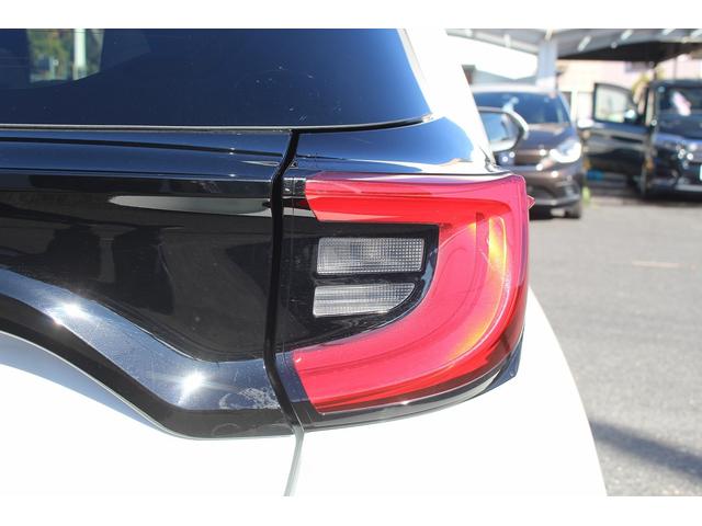 ヤリス Ｚ　禁煙車　６速ＭＴ　社外マフラー　ＢＬＴＺタワーバー純正８インチナビ　バックカメラ　衝突軽減ブレーキシステム　アダプティブクルーズコントロール　シートヒーター　ＢＬＴＺ車高調　Ｂｌｕｅｔｏｏｔｈ接続（13枚目）