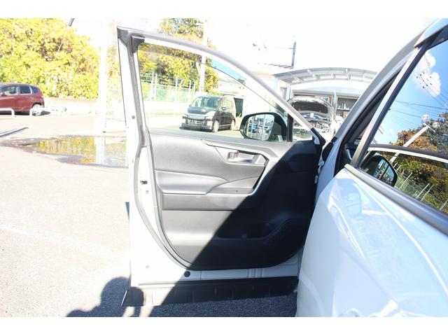 RAV4 X 禁煙車 TRDフルエアロ ルーフレール 純正8インチナビ アダプティブクルーズコントロール ブラインドスポットモニター 衝突軽減 バックカメラ オートチックハイビーム ブラインドスポットモニター(44枚目)