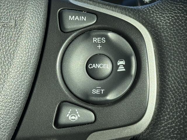 ステップワゴンスパーダ ｅ：ＨＥＶスパーダ　Ｇ・ＥＸ　ホンダセンシング　後期型　禁煙車　１オーナー　ＡＬＰＩＮＥフリップダウンモニター　ホンダセンシング　９インチナビ　フルセグ　バックカメラ　衝突軽減ブレーキ　アダプティブクルーズコントロール　両側電動スライドドア　ＥＴＣ（5枚目）