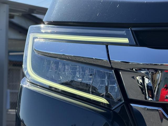 ステップワゴンスパーダ ｅ：ＨＥＶスパーダ　Ｇ・ＥＸ　ホンダセンシング　後期型　禁煙車　１オーナー　ＡＬＰＩＮＥフリップダウンモニター　ホンダセンシング　９インチナビ　フルセグ　バックカメラ　衝突軽減ブレーキ　アダプティブクルーズコントロール　両側電動スライドドア　ＥＴＣ（12枚目）