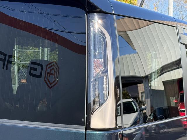 ステップワゴンスパーダ ｅ：ＨＥＶスパーダ　Ｇ・ＥＸ　ホンダセンシング　後期型　禁煙車　１オーナー　ＡＬＰＩＮＥフリップダウンモニター　ホンダセンシング　９インチナビ　フルセグ　バックカメラ　衝突軽減ブレーキ　アダプティブクルーズコントロール　両側電動スライドドア　ＥＴＣ（13枚目）