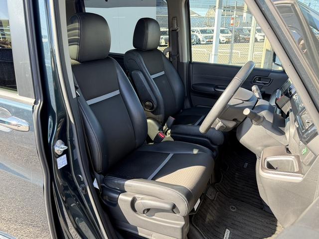 ステップワゴンスパーダ ｅ：ＨＥＶスパーダ　Ｇ・ＥＸ　ホンダセンシング　後期型　禁煙車　１オーナー　ＡＬＰＩＮＥフリップダウンモニター　ホンダセンシング　９インチナビ　フルセグ　バックカメラ　衝突軽減ブレーキ　アダプティブクルーズコントロール　両側電動スライドドア　ＥＴＣ（15枚目）