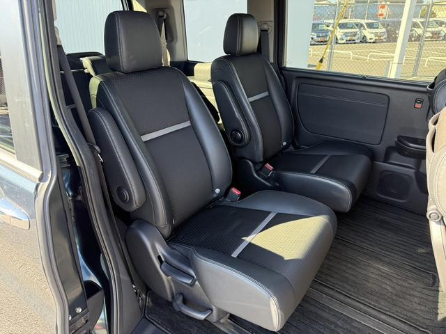 ステップワゴンスパーダ ｅ：ＨＥＶスパーダ　Ｇ・ＥＸ　ホンダセンシング　後期型　禁煙車　１オーナー　ＡＬＰＩＮＥフリップダウンモニター　ホンダセンシング　９インチナビ　フルセグ　バックカメラ　衝突軽減ブレーキ　アダプティブクルーズコントロール　両側電動スライドドア　ＥＴＣ（16枚目）