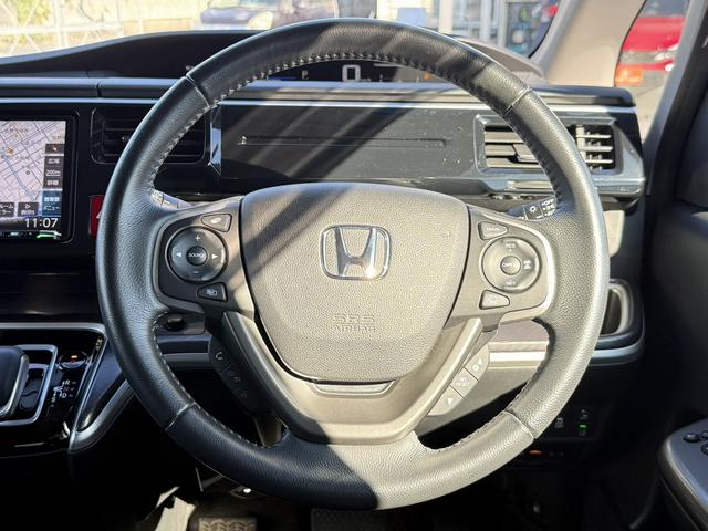 ステップワゴンスパーダ ｅ：ＨＥＶスパーダ　Ｇ・ＥＸ　ホンダセンシング　後期型　禁煙車　１オーナー　ＡＬＰＩＮＥフリップダウンモニター　ホンダセンシング　９インチナビ　フルセグ　バックカメラ　衝突軽減ブレーキ　アダプティブクルーズコントロール　両側電動スライドドア　ＥＴＣ（19枚目）