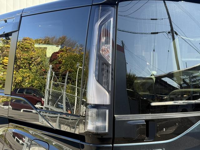 ステップワゴンスパーダ ｅ：ＨＥＶスパーダ　Ｇ・ＥＸ　ホンダセンシング　後期型　禁煙車　１オーナー　ＡＬＰＩＮＥフリップダウンモニター　ホンダセンシング　９インチナビ　フルセグ　バックカメラ　衝突軽減ブレーキ　アダプティブクルーズコントロール　両側電動スライドドア　ＥＴＣ（28枚目）