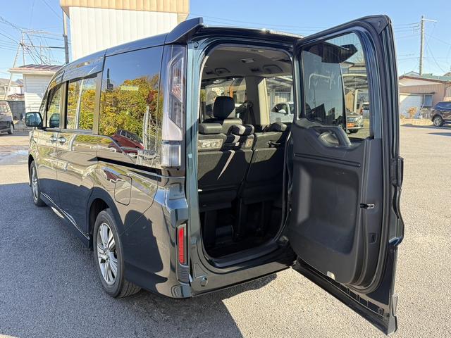 ステップワゴンスパーダ ｅ：ＨＥＶスパーダ　Ｇ・ＥＸ　ホンダセンシング　後期型　禁煙車　１オーナー　ＡＬＰＩＮＥフリップダウンモニター　ホンダセンシング　９インチナビ　フルセグ　バックカメラ　衝突軽減ブレーキ　アダプティブクルーズコントロール　両側電動スライドドア　ＥＴＣ（39枚目）