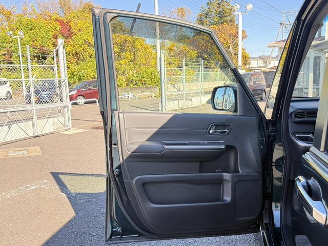 ステップワゴンスパーダ ｅ：ＨＥＶスパーダ　Ｇ・ＥＸ　ホンダセンシング　後期型　禁煙車　１オーナー　ＡＬＰＩＮＥフリップダウンモニター　ホンダセンシング　９インチナビ　フルセグ　バックカメラ　衝突軽減ブレーキ　アダプティブクルーズコントロール　両側電動スライドドア　ＥＴＣ（40枚目）