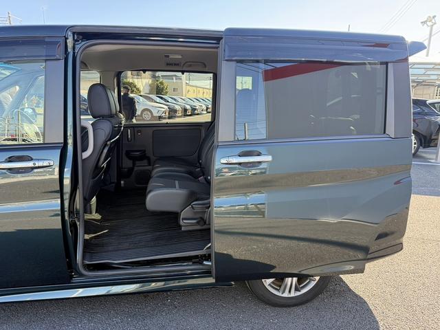 ステップワゴンスパーダ ｅ：ＨＥＶスパーダ　Ｇ・ＥＸ　ホンダセンシング　後期型　禁煙車　１オーナー　ＡＬＰＩＮＥフリップダウンモニター　ホンダセンシング　９インチナビ　フルセグ　バックカメラ　衝突軽減ブレーキ　アダプティブクルーズコントロール　両側電動スライドドア　ＥＴＣ（42枚目）