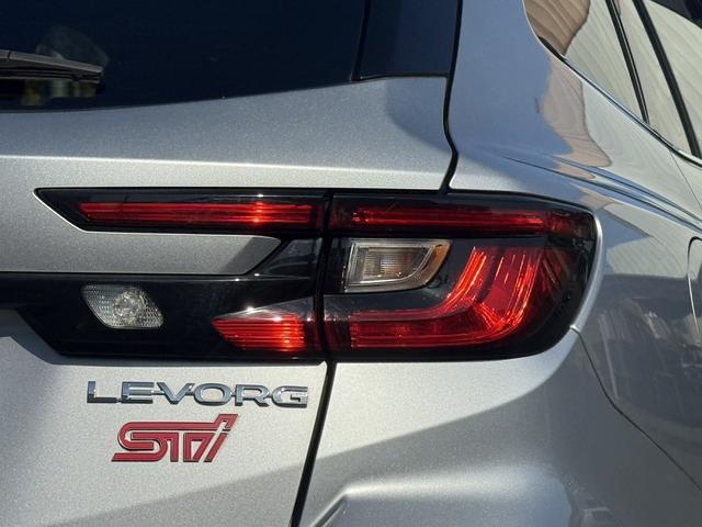 レヴォーグ STIスポーツ 純正9型ナビ フルセグ 黒革シート アイサイトX 電動リアゲート パワーシート シートヒーター 純正18AW アダクティブクルーズコントロール クリアランスソナー オートマチックハイビーム(13枚目)