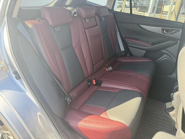 レヴォーグ STIスポーツ 純正9型ナビ フルセグ 黒革シート アイサイトX 電動リアゲート パワーシート シートヒーター 純正18AW アダクティブクルーズコントロール クリアランスソナー オートマチックハイビーム(16枚目)