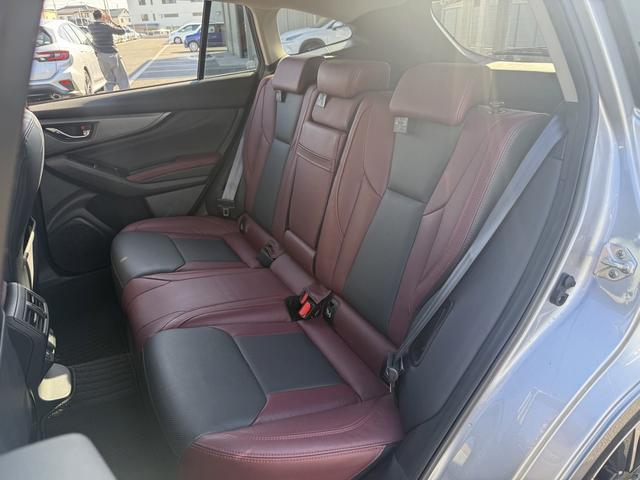 レヴォーグ STIスポーツ 純正9型ナビ フルセグ 黒革シート アイサイトX 電動リアゲート パワーシート シートヒーター 純正18AW アダクティブクルーズコントロール クリアランスソナー オートマチックハイビーム(42枚目)