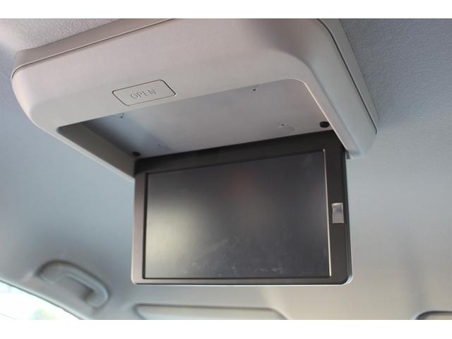 エルグランド ２５０ハイウェイスターＳ　後期型　７人乗り　禁煙車　メーカー１１インチ後席モニター　メーカー１０インチナビ　両側電動スライドドア　フルセグ　アラウンドビューカメラ　衝突軽減ブレーキ　ビルドインＥＴＣ２．０　ブラインドスポット（3枚目）