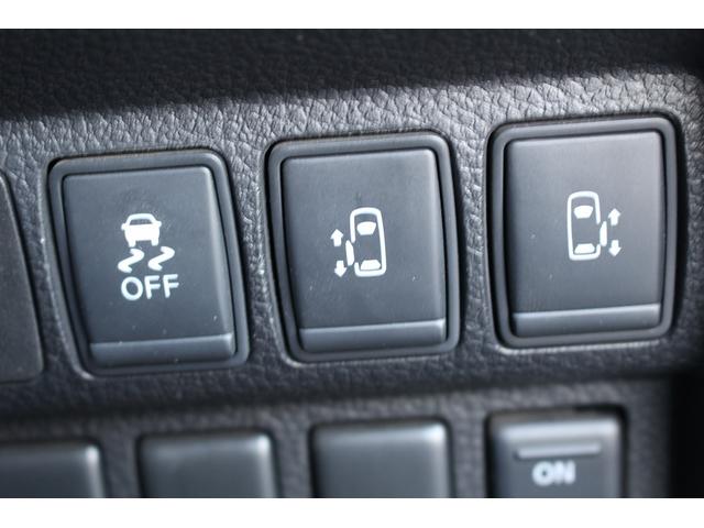 エルグランド ２５０ハイウェイスターＳ　後期型　７人乗り　禁煙車　メーカー１１インチ後席モニター　メーカー１０インチナビ　両側電動スライドドア　フルセグ　アラウンドビューカメラ　衝突軽減ブレーキ　ビルドインＥＴＣ２．０　ブラインドスポット（6枚目）