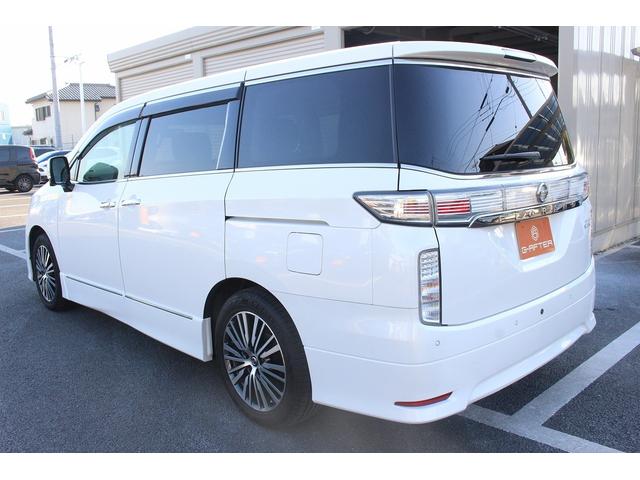 エルグランド ２５０ハイウェイスターＳ　後期型　７人乗り　禁煙車　メーカー１１インチ後席モニター　メーカー１０インチナビ　両側電動スライドドア　フルセグ　アラウンドビューカメラ　衝突軽減ブレーキ　ビルドインＥＴＣ２．０　ブラインドスポット（21枚目）