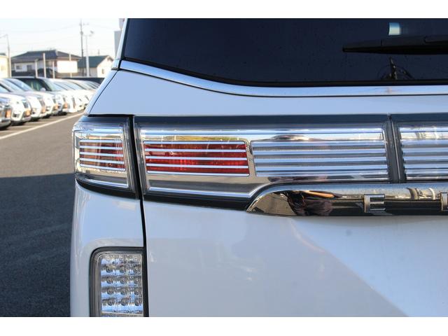 エルグランド ２５０ハイウェイスターＳ　後期型　７人乗り　禁煙車　メーカー１１インチ後席モニター　メーカー１０インチナビ　両側電動スライドドア　フルセグ　アラウンドビューカメラ　衝突軽減ブレーキ　ビルドインＥＴＣ２．０　ブラインドスポット（26枚目）