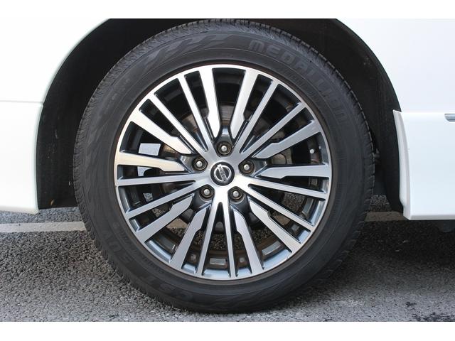 エルグランド ２５０ハイウェイスターＳ　後期型　７人乗り　禁煙車　メーカー１１インチ後席モニター　メーカー１０インチナビ　両側電動スライドドア　フルセグ　アラウンドビューカメラ　衝突軽減ブレーキ　ビルドインＥＴＣ２．０　ブラインドスポット（29枚目）