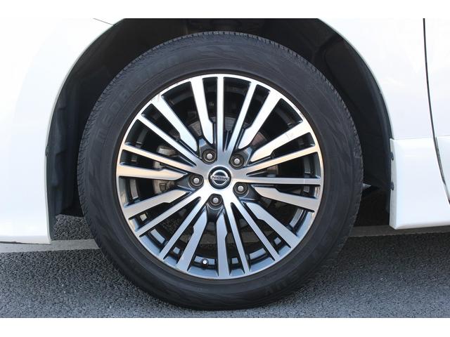 エルグランド ２５０ハイウェイスターＳ　後期型　７人乗り　禁煙車　メーカー１１インチ後席モニター　メーカー１０インチナビ　両側電動スライドドア　フルセグ　アラウンドビューカメラ　衝突軽減ブレーキ　ビルドインＥＴＣ２．０　ブラインドスポット（31枚目）