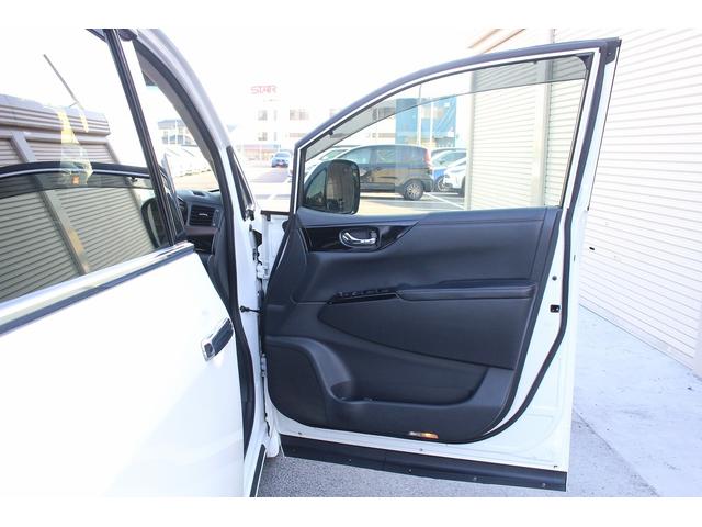 エルグランド ２５０ハイウェイスターＳ　後期型　７人乗り　禁煙車　メーカー１１インチ後席モニター　メーカー１０インチナビ　両側電動スライドドア　フルセグ　アラウンドビューカメラ　衝突軽減ブレーキ　ビルドインＥＴＣ２．０　ブラインドスポット（34枚目）