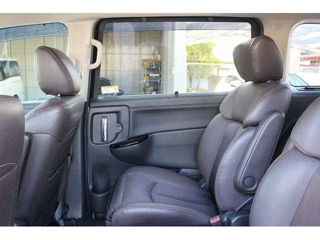 エルグランド ２５０ハイウェイスターＳ　後期型　７人乗り　禁煙車　メーカー１１インチ後席モニター　メーカー１０インチナビ　両側電動スライドドア　フルセグ　アラウンドビューカメラ　衝突軽減ブレーキ　ビルドインＥＴＣ２．０　ブラインドスポット（40枚目）