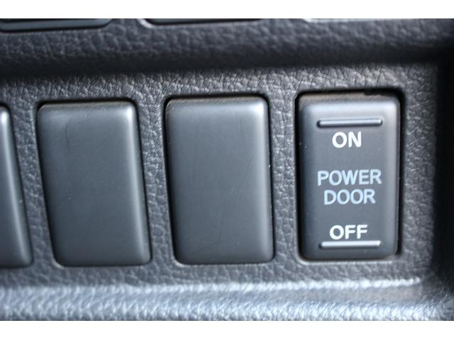 エルグランド ２５０ハイウェイスターＳ　後期型　７人乗り　禁煙車　メーカー１１インチ後席モニター　メーカー１０インチナビ　両側電動スライドドア　フルセグ　アラウンドビューカメラ　衝突軽減ブレーキ　ビルドインＥＴＣ２．０　ブラインドスポット（57枚目）