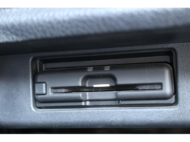 エルグランド ２５０ハイウェイスターＳ　後期型　７人乗り　禁煙車　メーカー１１インチ後席モニター　メーカー１０インチナビ　両側電動スライドドア　フルセグ　アラウンドビューカメラ　衝突軽減ブレーキ　ビルドインＥＴＣ２．０　ブラインドスポット（60枚目）