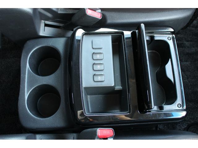 エルグランド ２５０ハイウェイスターＳ　後期型　７人乗り　禁煙車　メーカー１１インチ後席モニター　メーカー１０インチナビ　両側電動スライドドア　フルセグ　アラウンドビューカメラ　衝突軽減ブレーキ　ビルドインＥＴＣ２．０　ブラインドスポット（68枚目）