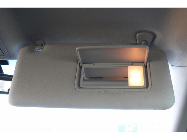 エルグランド ２５０ハイウェイスターＳ　後期型　７人乗り　禁煙車　メーカー１１インチ後席モニター　メーカー１０インチナビ　両側電動スライドドア　フルセグ　アラウンドビューカメラ　衝突軽減ブレーキ　ビルドインＥＴＣ２．０　ブラインドスポット（70枚目）