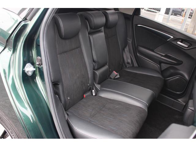 シャトル ハイブリッドＸ　ホンダセンシング　禁煙車　メーカーＯＰ８型ナビ　フルセグ　バックカメラ　ハーフレザー　アダクティブクルーズコントロール　衝突軽減　シートヒーター　純正１５インチＡＷ　ＥＴＣ　レーンアシスト　Ｂｌｕｅｔｏｏｔｈ接続（16枚目）