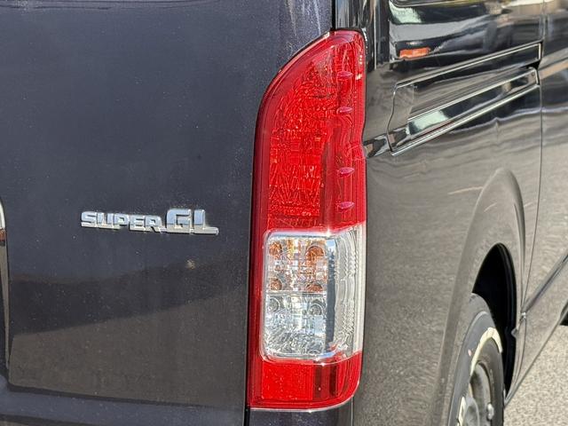 ハイエースバン スーパーGL ダークプライム 特別使用者 禁煙車 純正ナビ ワンセグ バックカメラ 両側スライドドア ビルドインETC DVD視聴可 AC100V電源 プッシュスタート LEDヘッドライト Bluetooth接続 メーター交換車(13枚目)