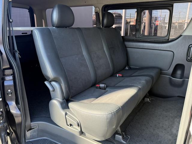 ハイエースバン スーパーGL ダークプライム 特別使用者 禁煙車 純正ナビ ワンセグ バックカメラ 両側スライドドア ビルドインETC DVD視聴可 AC100V電源 プッシュスタート LEDヘッドライト Bluetooth接続 メーター交換車(16枚目)