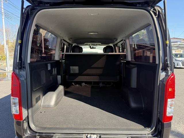 ハイエースバン スーパーGL ダークプライム 特別使用者 禁煙車 純正ナビ ワンセグ バックカメラ 両側スライドドア ビルドインETC DVD視聴可 AC100V電源 プッシュスタート LEDヘッドライト Bluetooth接続 メーター交換車(17枚目)