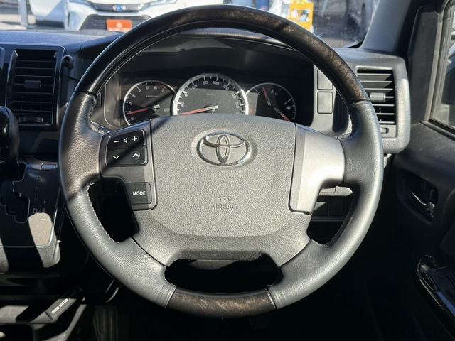 ハイエースバン スーパーGL ダークプライム 特別使用者 禁煙車 純正ナビ ワンセグ バックカメラ 両側スライドドア ビルドインETC DVD視聴可 AC100V電源 プッシュスタート LEDヘッドライト Bluetooth接続 メーター交換車(19枚目)