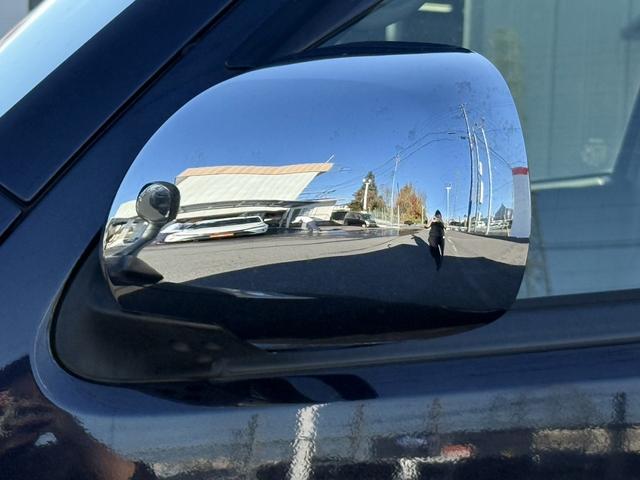 ハイエースバン スーパーGL ダークプライム 特別使用者 禁煙車 純正ナビ ワンセグ バックカメラ 両側スライドドア ビルドインETC DVD視聴可 AC100V電源 プッシュスタート LEDヘッドライト Bluetooth接続 メーター交換車(30枚目)