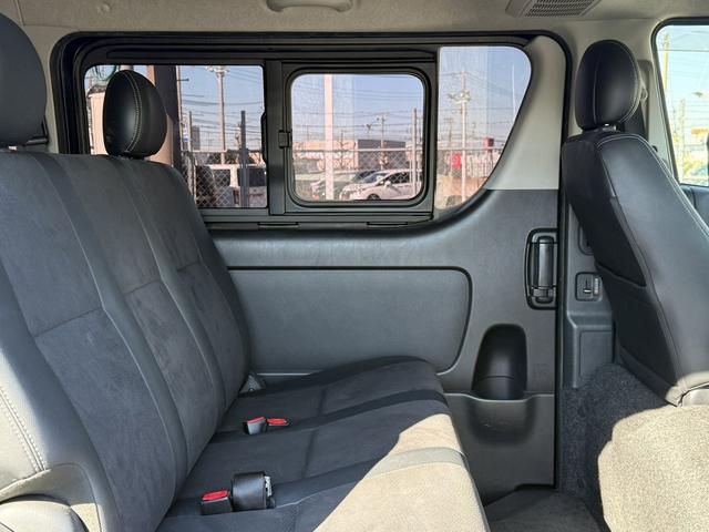 ハイエースバン スーパーGL ダークプライム 特別使用者 禁煙車 純正ナビ ワンセグ バックカメラ 両側スライドドア ビルドインETC DVD視聴可 AC100V電源 プッシュスタート LEDヘッドライト Bluetooth接続 メーター交換車(35枚目)