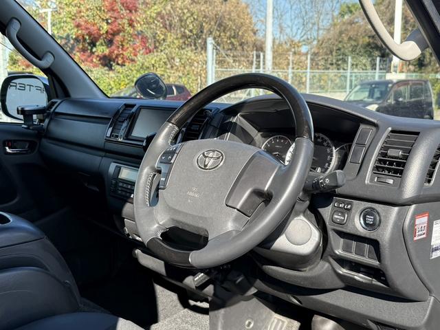 ハイエースバン スーパーGL ダークプライム 特別使用者 禁煙車 純正ナビ ワンセグ バックカメラ 両側スライドドア ビルドインETC DVD視聴可 AC100V電源 プッシュスタート LEDヘッドライト Bluetooth接続 メーター交換車(42枚目)