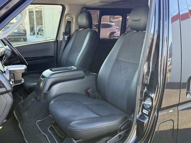 ハイエースバン スーパーGL ダークプライム 特別使用者 禁煙車 純正ナビ ワンセグ バックカメラ 両側スライドドア ビルドインETC DVD視聴可 AC100V電源 プッシュスタート LEDヘッドライト Bluetooth接続 メーター交換車(45枚目)