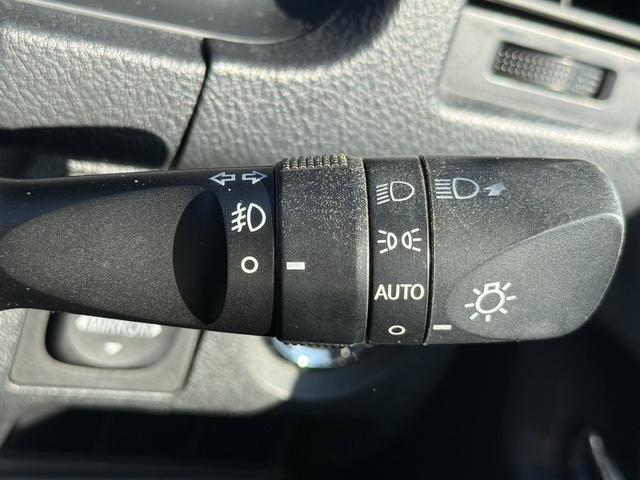 ハイエースバン スーパーGL ダークプライム 特別使用者 禁煙車 純正ナビ ワンセグ バックカメラ 両側スライドドア ビルドインETC DVD視聴可 AC100V電源 プッシュスタート LEDヘッドライト Bluetooth接続 メーター交換車(52枚目)