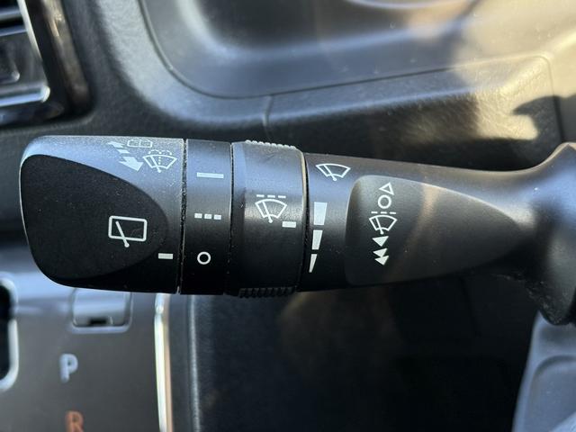 ハイエースバン スーパーGL ダークプライム 特別使用者 禁煙車 純正ナビ ワンセグ バックカメラ 両側スライドドア ビルドインETC DVD視聴可 AC100V電源 プッシュスタート LEDヘッドライト Bluetooth接続 メーター交換車(53枚目)