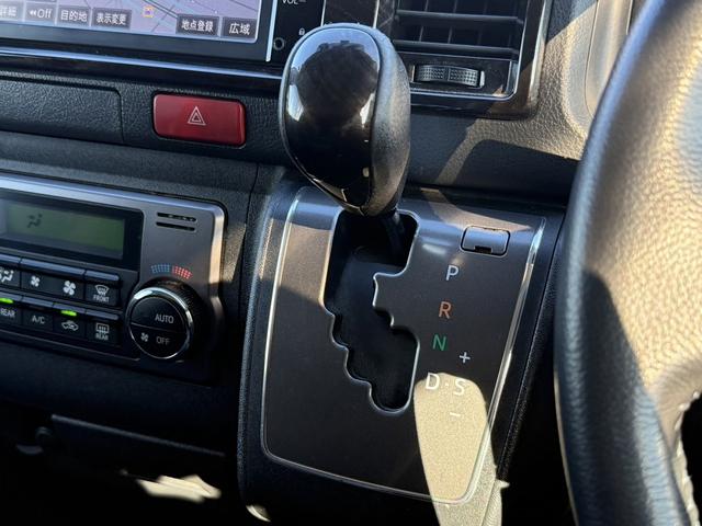 ハイエースバン スーパーGL ダークプライム 特別使用者 禁煙車 純正ナビ ワンセグ バックカメラ 両側スライドドア ビルドインETC DVD視聴可 AC100V電源 プッシュスタート LEDヘッドライト Bluetooth接続 メーター交換車(55枚目)