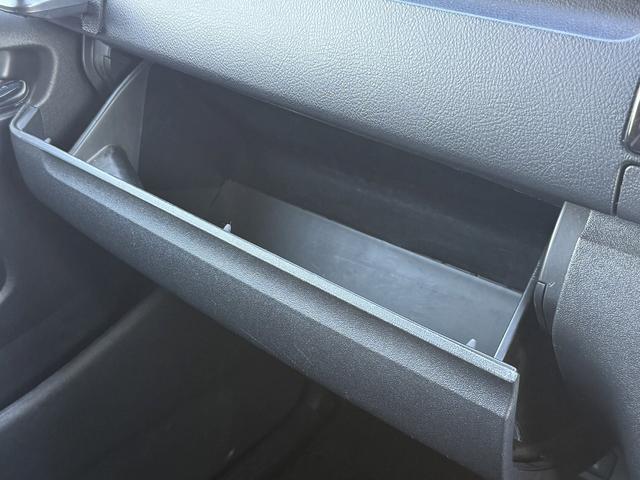 ハイエースバン スーパーGL ダークプライム 特別使用者 禁煙車 純正ナビ ワンセグ バックカメラ 両側スライドドア ビルドインETC DVD視聴可 AC100V電源 プッシュスタート LEDヘッドライト Bluetooth接続 メーター交換車(59枚目)