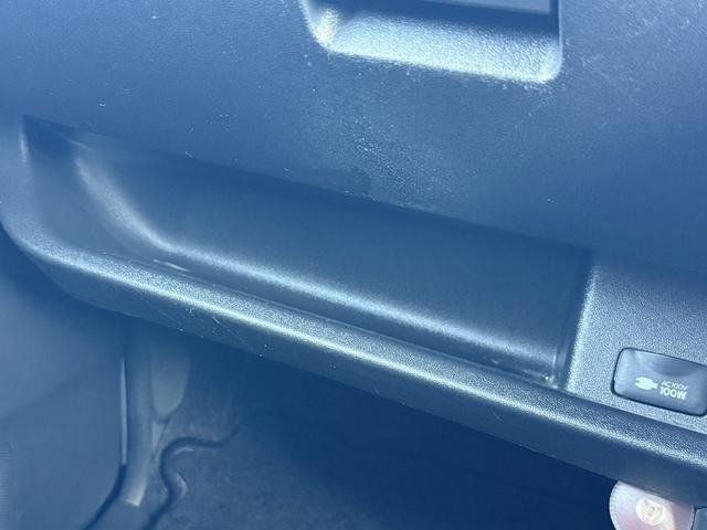 ハイエースバン スーパーGL ダークプライム 特別使用者 禁煙車 純正ナビ ワンセグ バックカメラ 両側スライドドア ビルドインETC DVD視聴可 AC100V電源 プッシュスタート LEDヘッドライト Bluetooth接続 メーター交換車(60枚目)